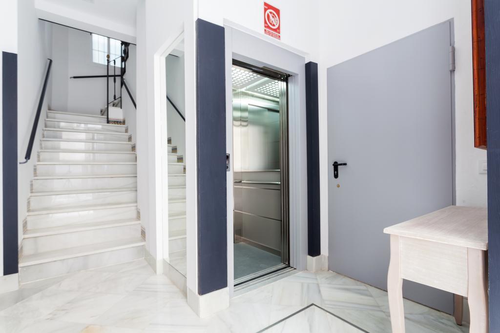 Hostly Acetres 1A Loft In City Center, Comunal Terrace, Fibre,Parking Optional Sevilla Exterior foto